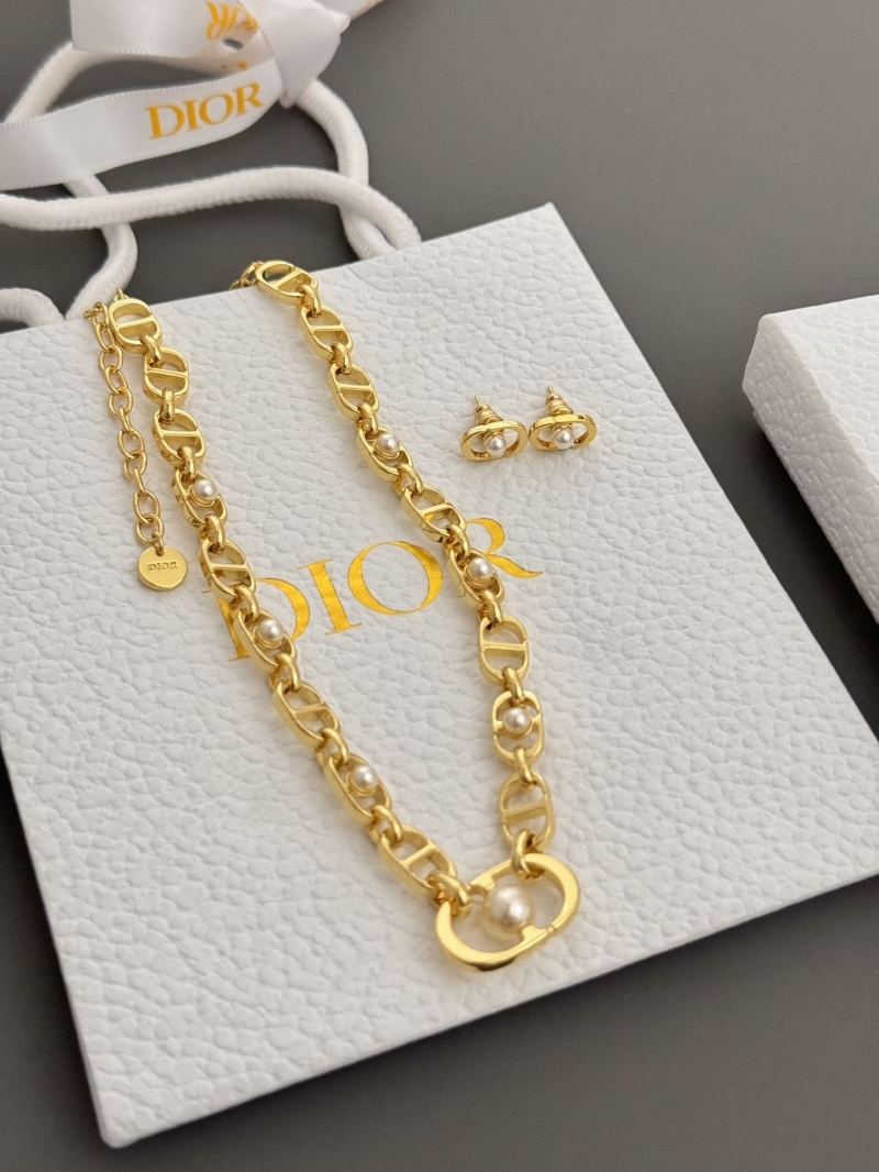 chr1st1an D10r necklaces